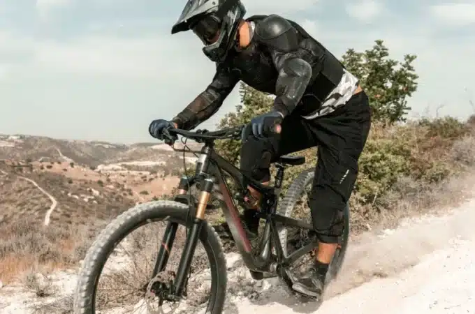 Como escolher a melhor bike para freeride: dicas para uma performance incrível