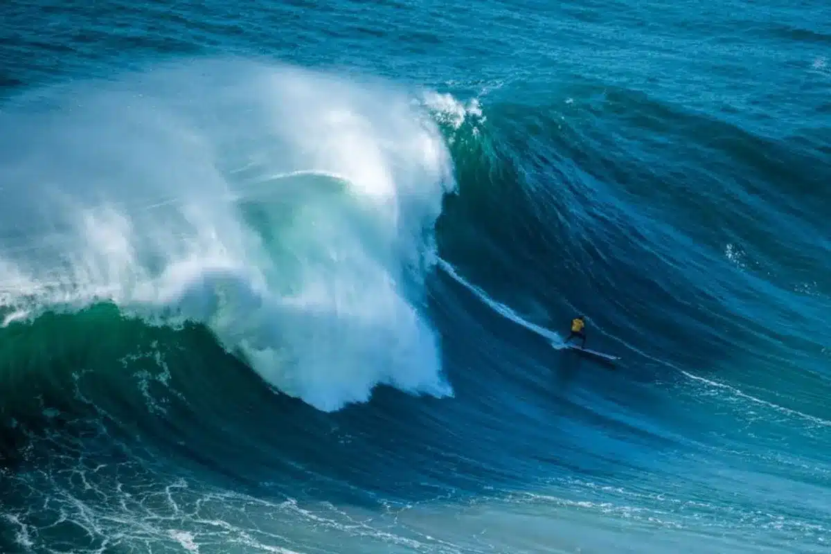 Principais pontos de surf de ondas gigantes na Califórnia